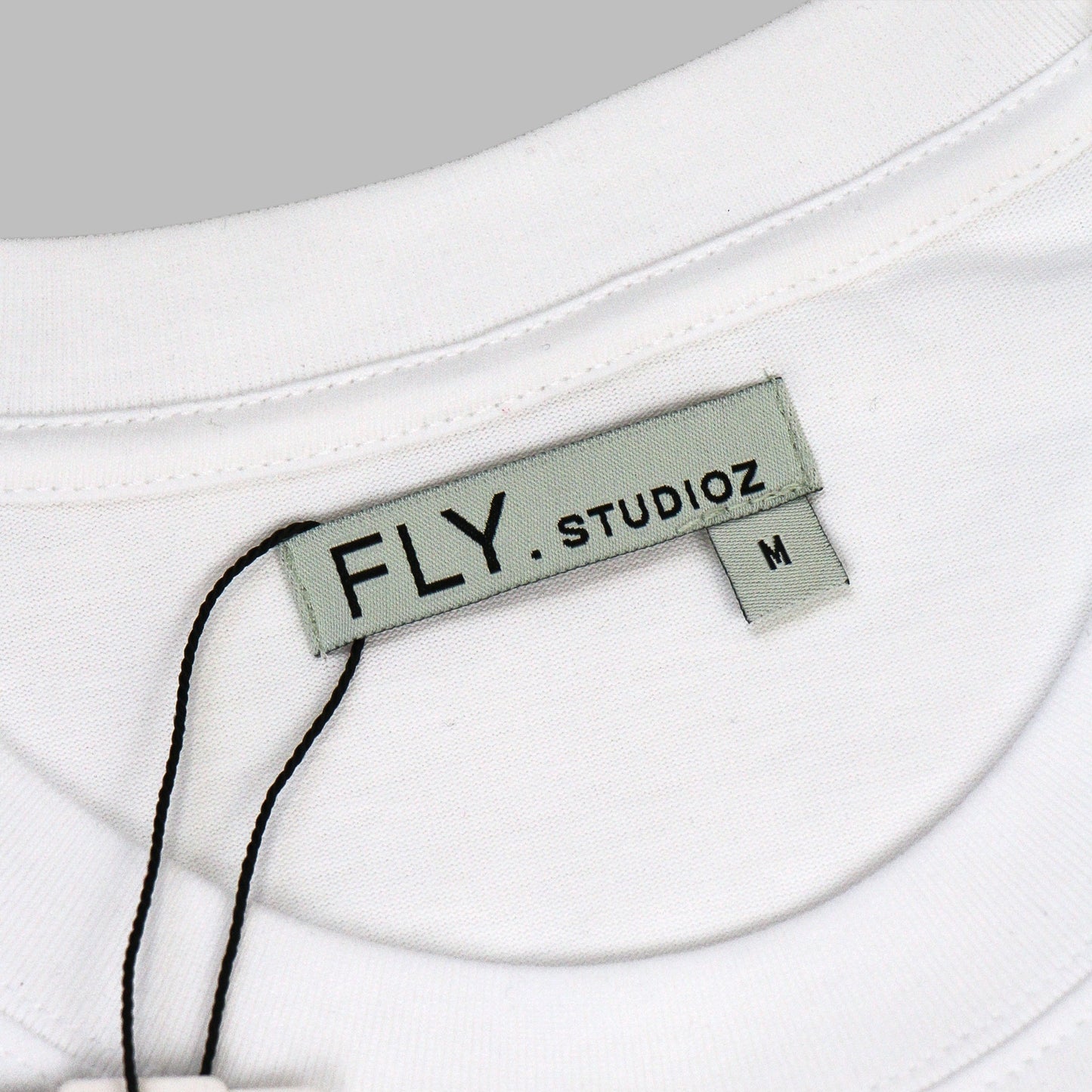BASIC WHITE TEE