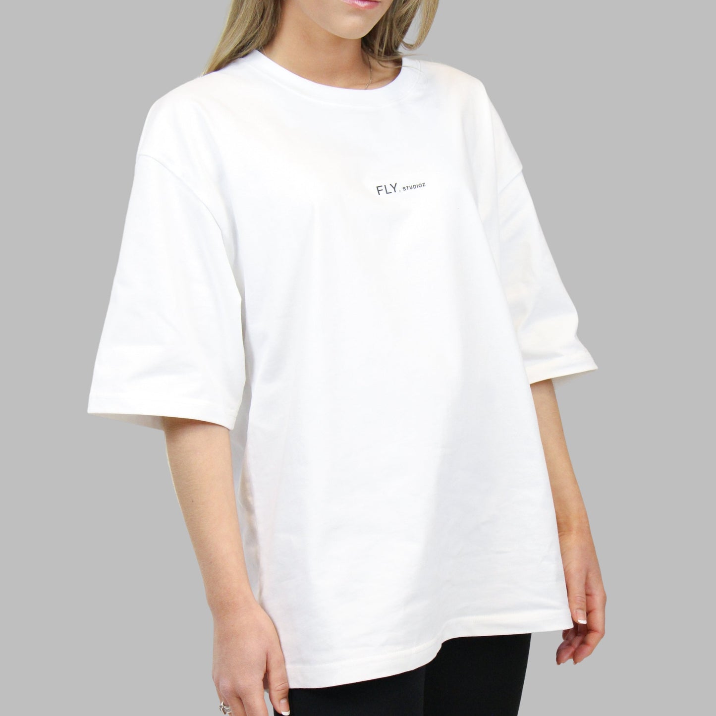 BASIC WHITE TEE